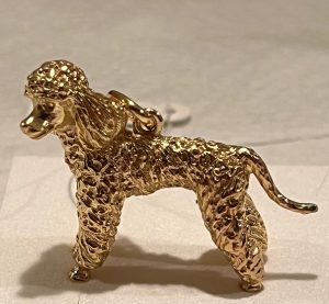Pudel Schmuckanhänger aus Silber oder Gold – detailreicher Hundeschmuck als Geschenk für Hundefreunde